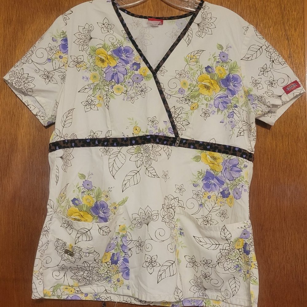 Mixed lot Scrub tops